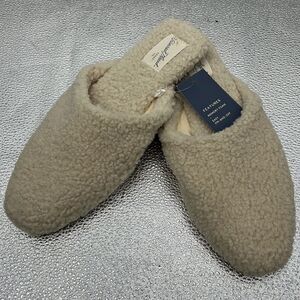 Universal Threads Margot cream slippers